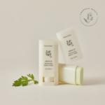 ضدآفتاب استیکی بیوتی آف جوسان حاوی عصاره ماگورت و کاملیا با SPF بالای 50 بدون رنگ مناسب تمام انواع پوست بویژه چرب و مختلط حجم 18 گرم