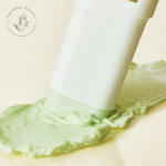 ضدآفتاب استیکی بیوتی آف جوسان حاوی عصاره ماگورت و کاملیا با SPF بالای 50 بدون رنگ مناسب تمام انواع پوست بویژه چرب و مختلط حجم 18 گرم