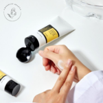 کرم آبرسان و مرطوب کننده حلزون 92% کوزارکس مدل تیوبی مناسب تمام انواع پوست حجم 100 گرم