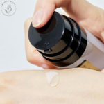 اسنس دوگانه روشن کننده و افزایش دهنده خاصیت ارتجاعی موسین حلزون کوزارکس مدل Dual مناسب تمام انواع پوست حجم 80 میل