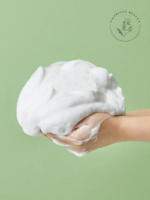 فوم شست و شوی کرمی سیکا کوزارکس مدل ترمیم‎ کننده و تسکین دهنده مناسب تمام انواع پوست بویژه حساس حجم 150 میل