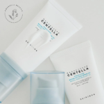 ضدآفتاب کرمی آبرسان سنتلا اسکین 1004 با SPF بالای 50 بدون رنگ مناسب تمام انواع پوست حجم 50 میل