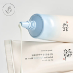 ضدآفتاب کرمی آکوا فرش بیوتی آف جوسان حاوی عصاره برنج و پروبیوتیک مدل Aqua Fresh با SPF بالای 50 بدون رنگ مناسب تمام انواع پوست حجم 50 میل