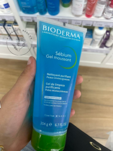 ژل شست و شوی فومی بایودرما مناسب پوست های چرب و مختلط حجم 200 میل