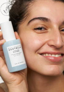 سرم آبرسان هیالورونیک اسید و سنتلا آبی اسکین 1004 مناسب پوست های خشک، حساس، نورمال و مختلط حجم 50 میل