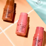 رژگونه استیکی اسنس